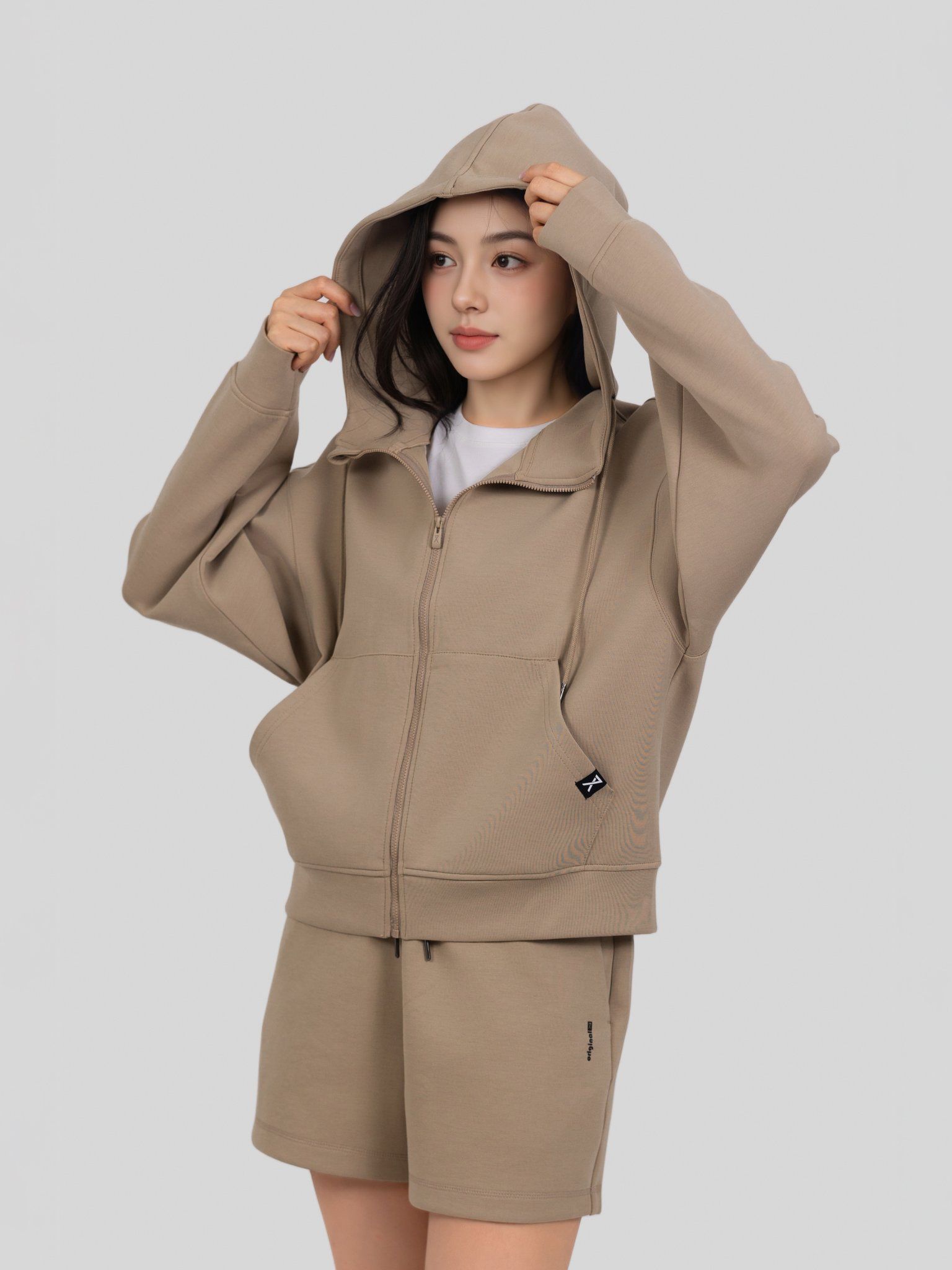 Áo Khoác Hoodie Nữ Airlayer ‘CHẠM” FW25 WOK 2080